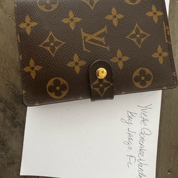 LV AGENDA WITH TAGS - Picture 1 of 9